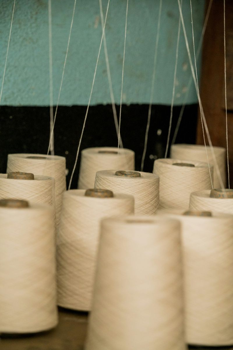 Tissage fils Couleur BRUME