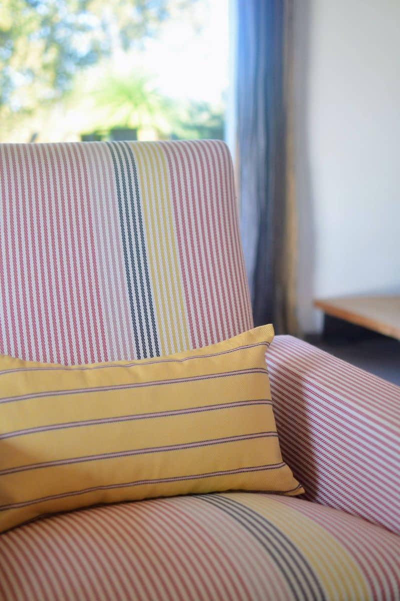 coussin coloré rayé couleur BRUME